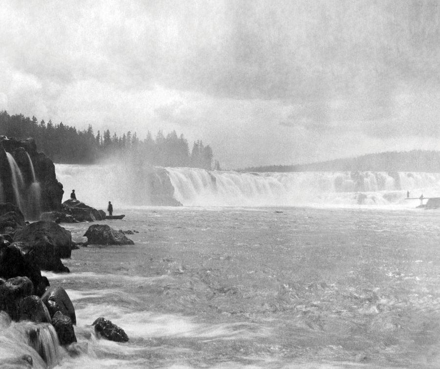 The Falls Distilling: Craft Distillery in Oregon City, home of the Willamette Falls